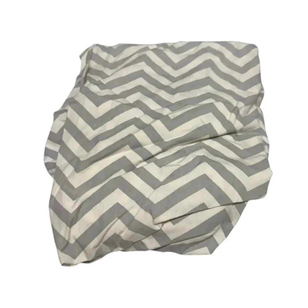 Circo 100% Cotton Crib Sheet Gray & White Chevron Fits Standard Crib Mattress‎